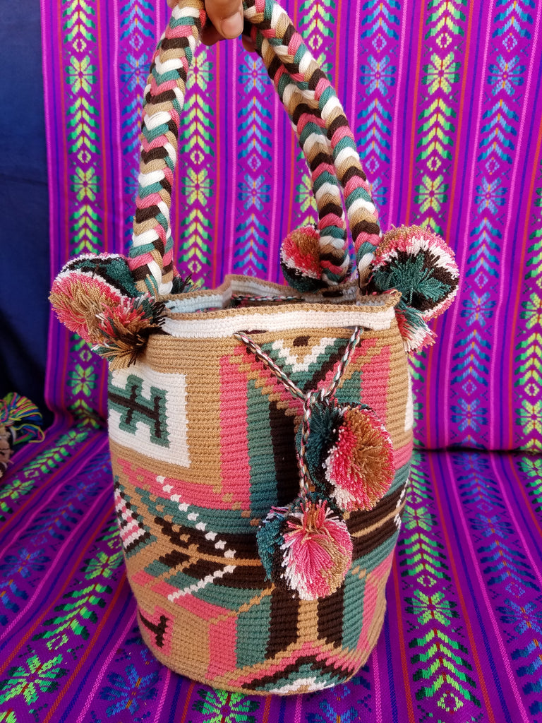 Maya - Hand-woven bucket bag in black (Copy) — Kmana